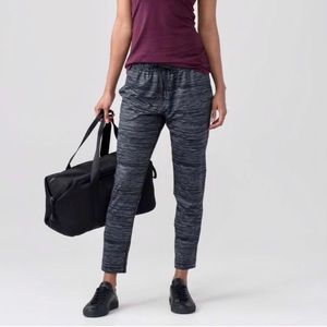 Lululemon Slim Jet Crop - Luxtreme 19"